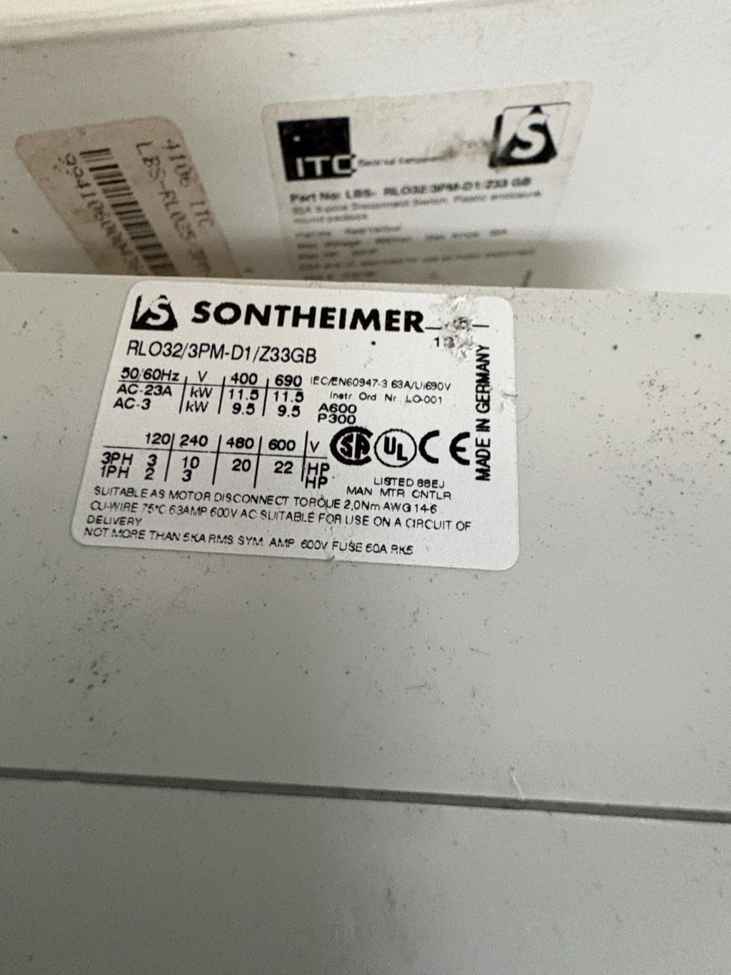 LOT OF 2 ITC DISCONNECT SWITCH 3 POLE 32A RED/YELLOW LBS-RL032/3PM-D1/Z33 GB2