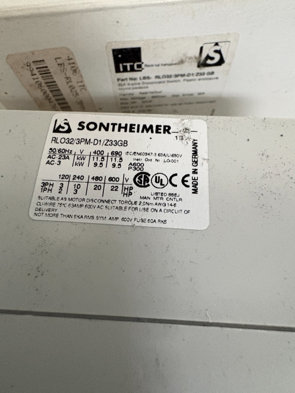 LOT OF 2 ITC DISCONNECT SWITCH 3 POLE 32A RED/YELLOW LBS-RL032/3PM-D1/Z33 GB2