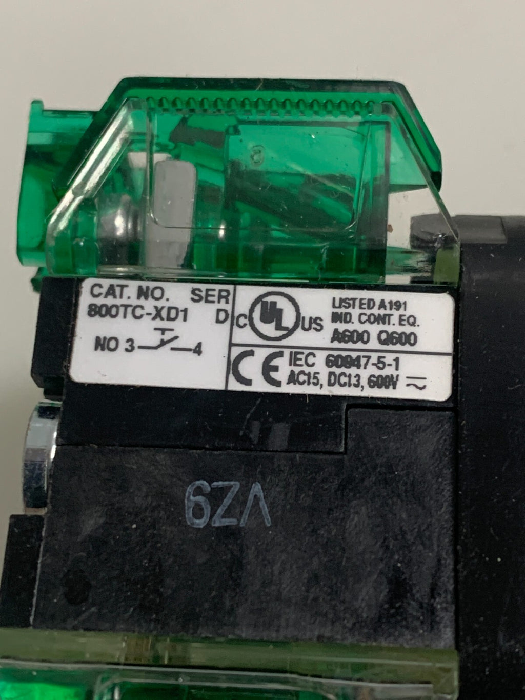 ALLEN BRADLEY BLACK PUSH BUTTON