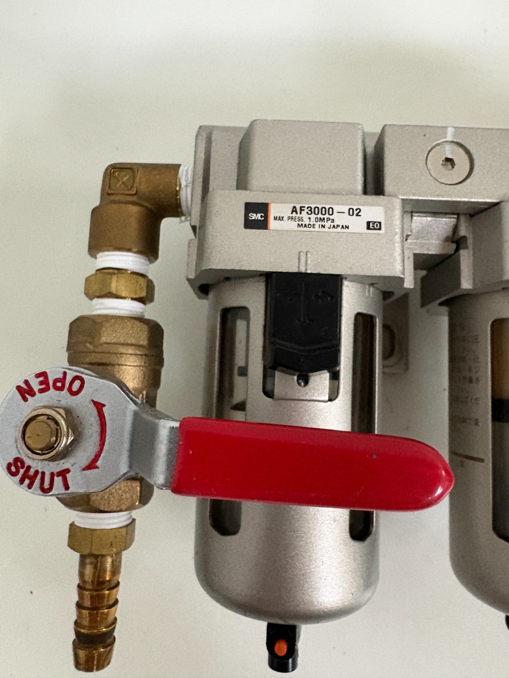 SMC AIR REGULATOR UNIT 1X AF3000-02 1X AFM3000-02 1X AR2500-02G1