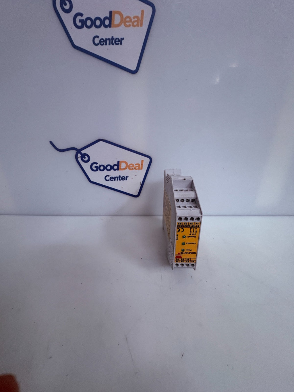 CARLO GAVAZZI TWO HAND SAFETY MODULE ND 1/2-D/110