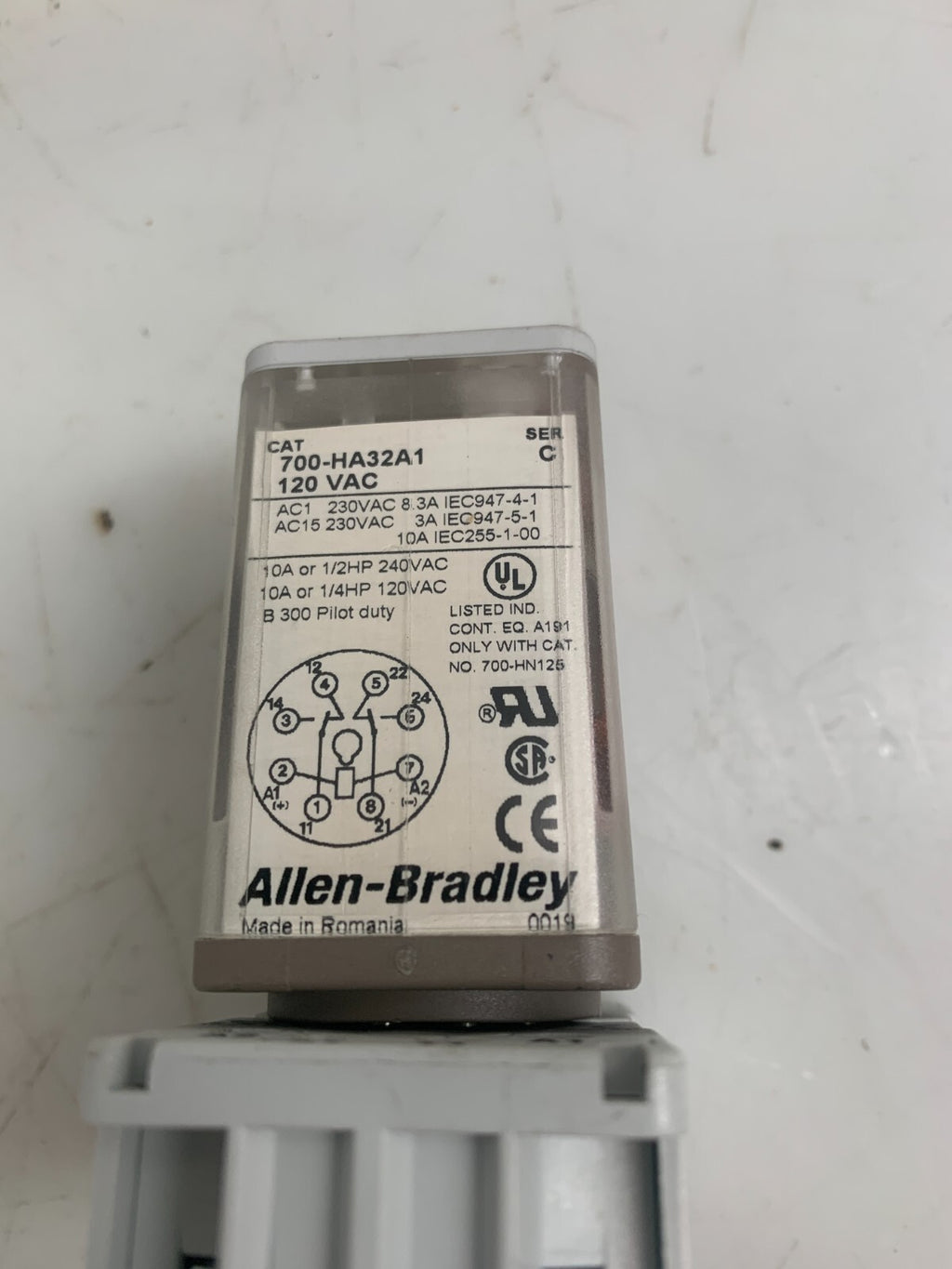 ALLEN BRADLEY 700-HA32AI  Relay/Socket  SER C  w/Stand  (Lot of 2)1