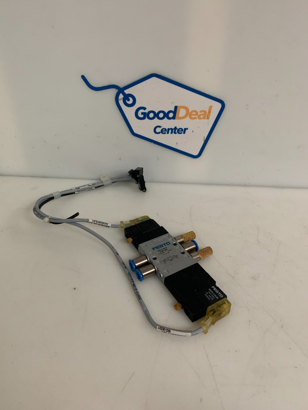 FESTO PNEUMATIC SOLENOID VALVE #170192 CPE10-M1H-5/3G - Q560