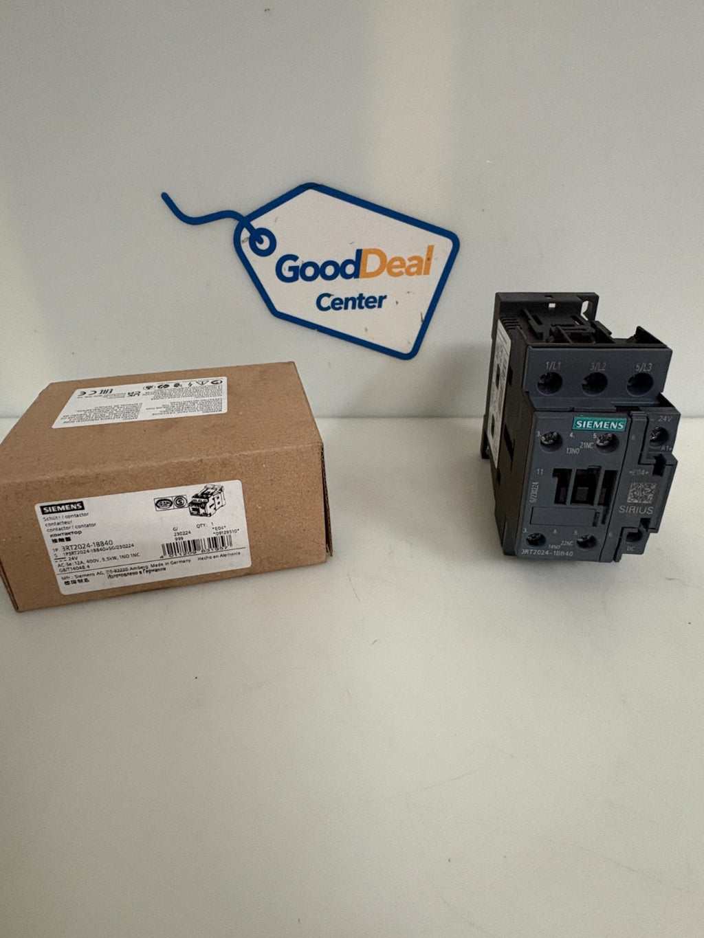 LOT OF 2 SIEMENS CONTACTOR 3RT2024-1BB40