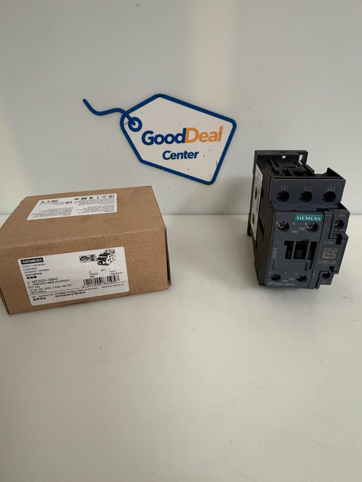 LOT OF 2 SIEMENS CONTACTOR 3RT2024-1BB40