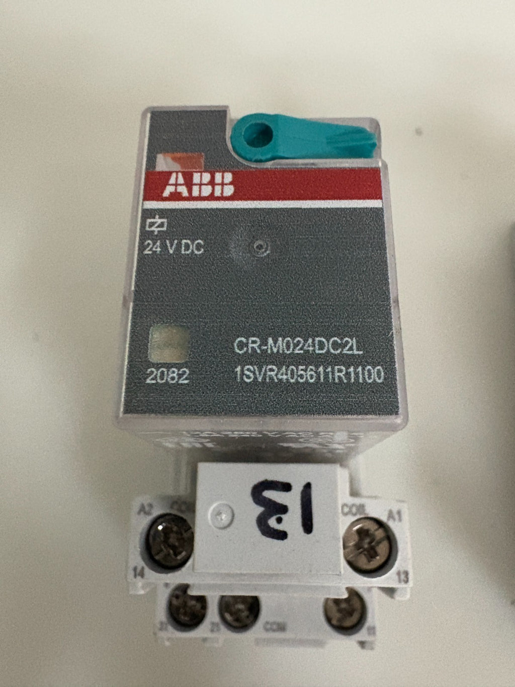 LOT OF 2 ABB RELAY MODULE CR-M024DC2L W/ABB CR-M3SS BASE AND CR-M3SS1