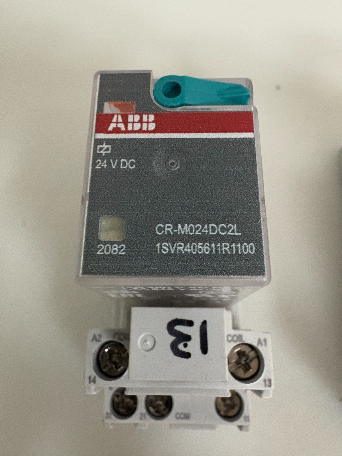 LOT OF 2 ABB RELAY MODULE CR-M024DC2L W/ABB CR-M3SS BASE AND CR-M3SS1