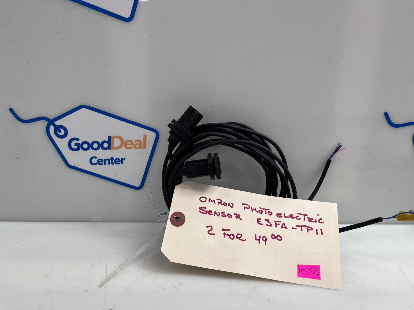 OMRON E3FA-TP11 E3FATP11 Photoelectric Sensor (Lot of 2)