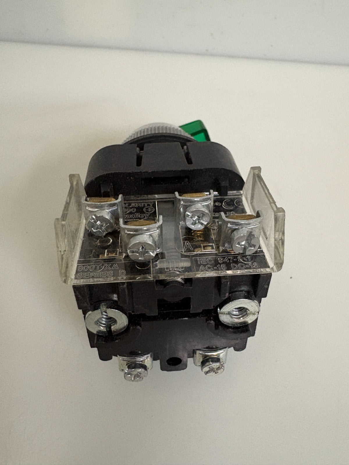 ALLEN BRADLEY 3 POSITION SELECTOR SWITCH 800T-16JG20KB7AA SER 43