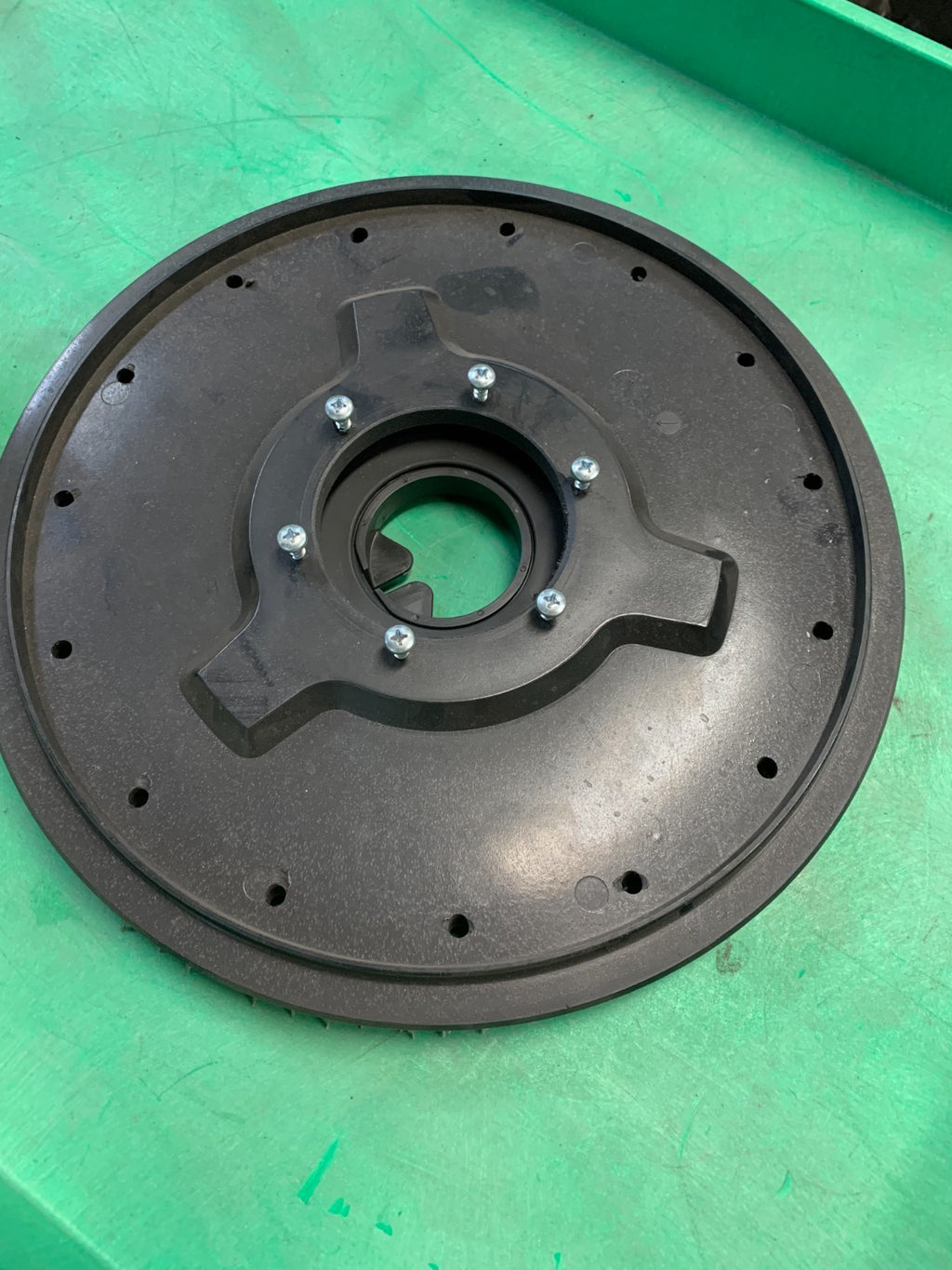 16" PAD DRIVER SHOWER FEED 6 SCREWS