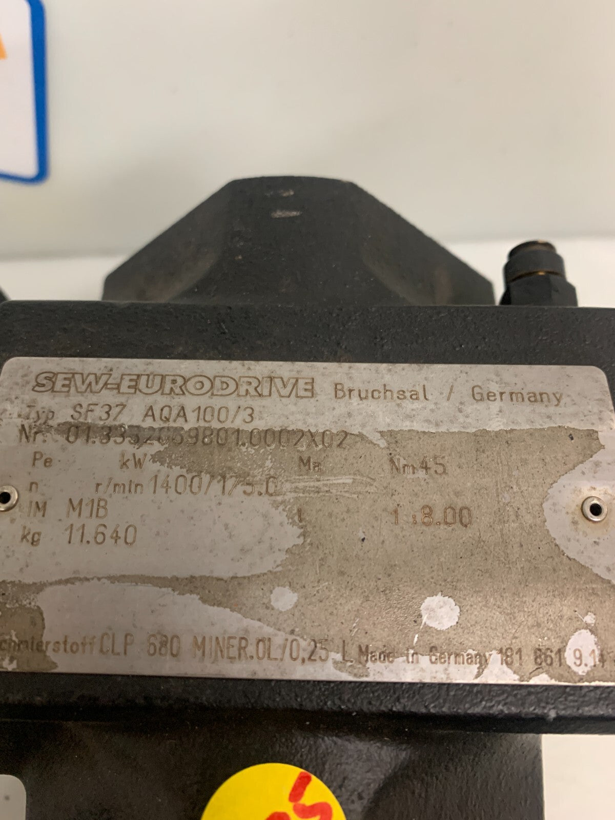 SEW-EURODRIVE SF37 AQA100/3 Gearmotor