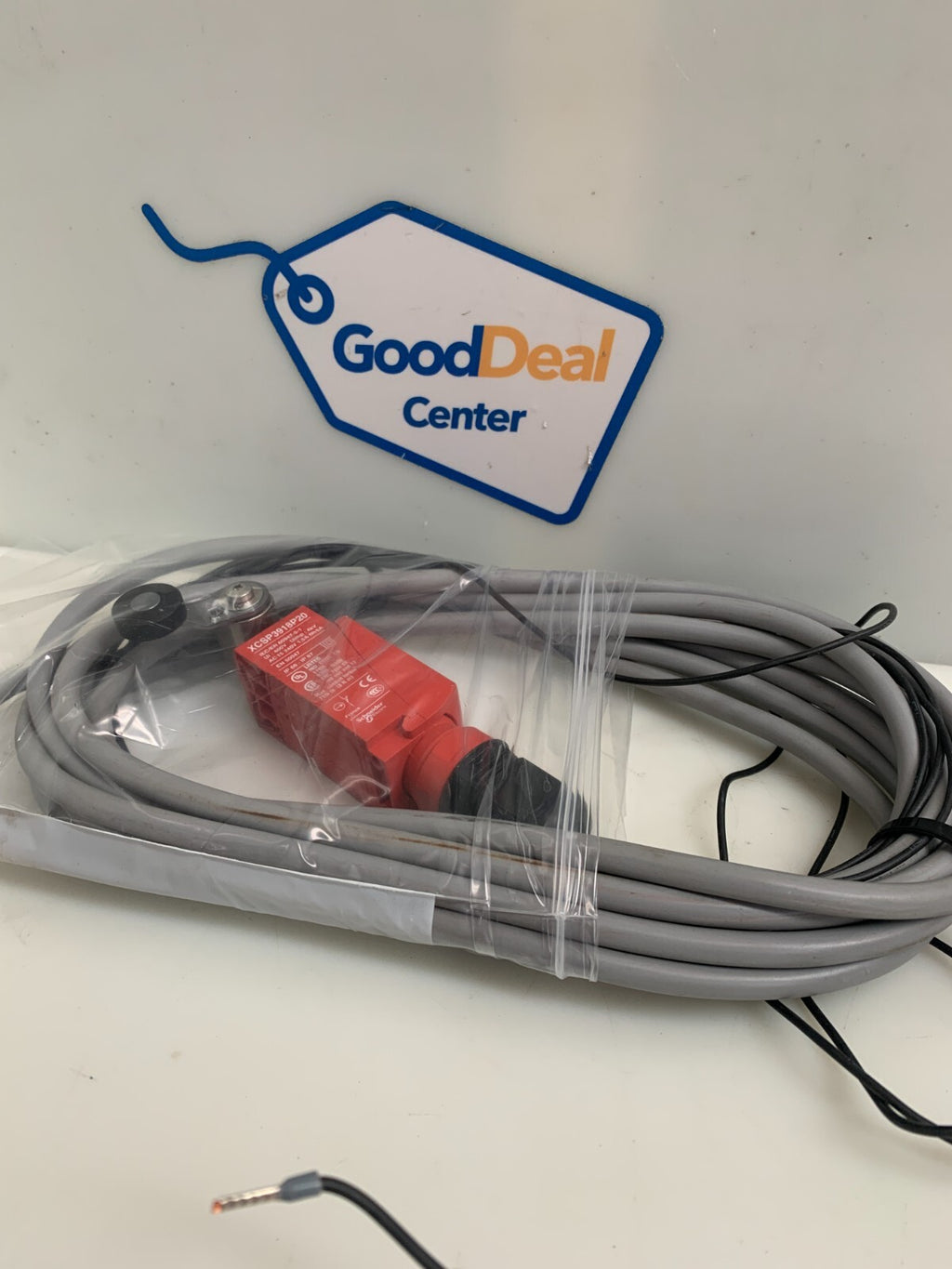 SCHNEIDER ELECTRIC   Limit Switch   XCSP3918P20  w/Cable