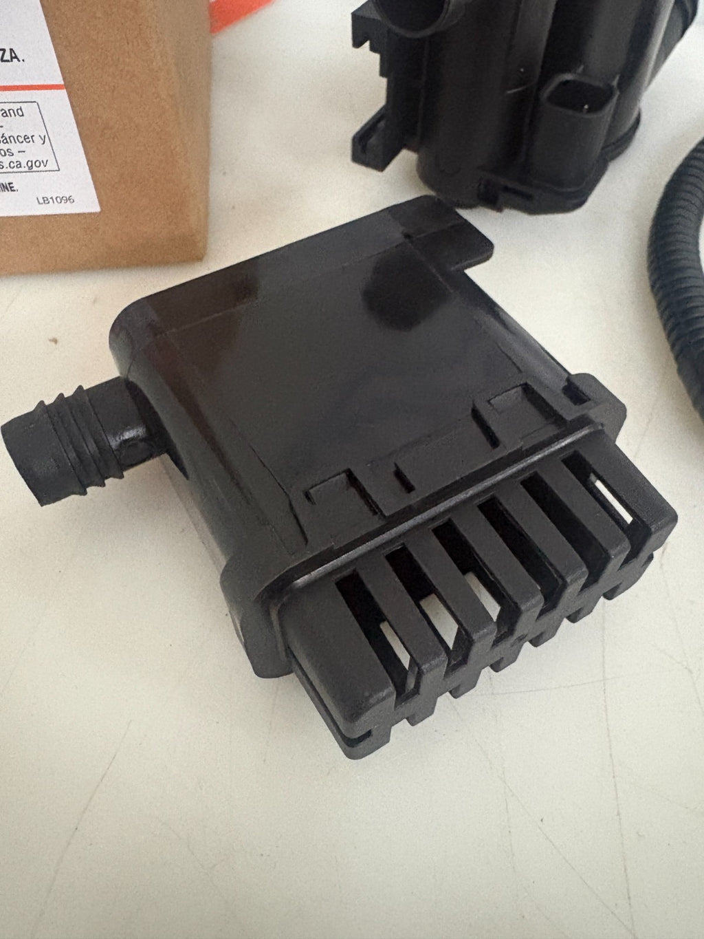 DORMAN VAPOR CAN VENT VALVE 911-237 1