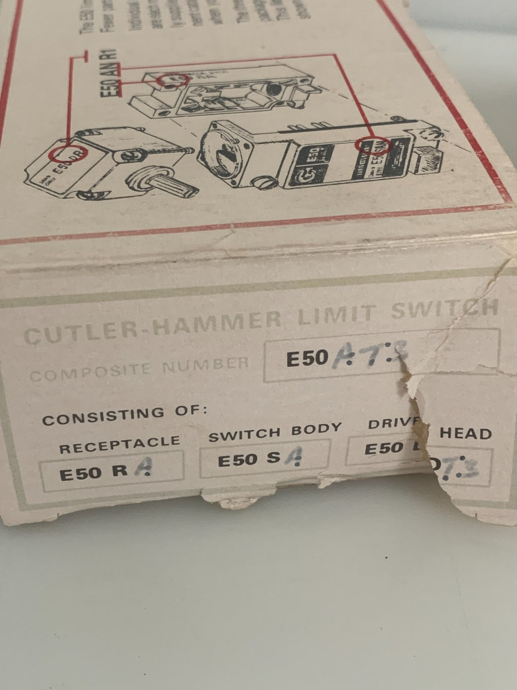 CUTTLER HAMMER LIMIT SWITCH E50 AT3