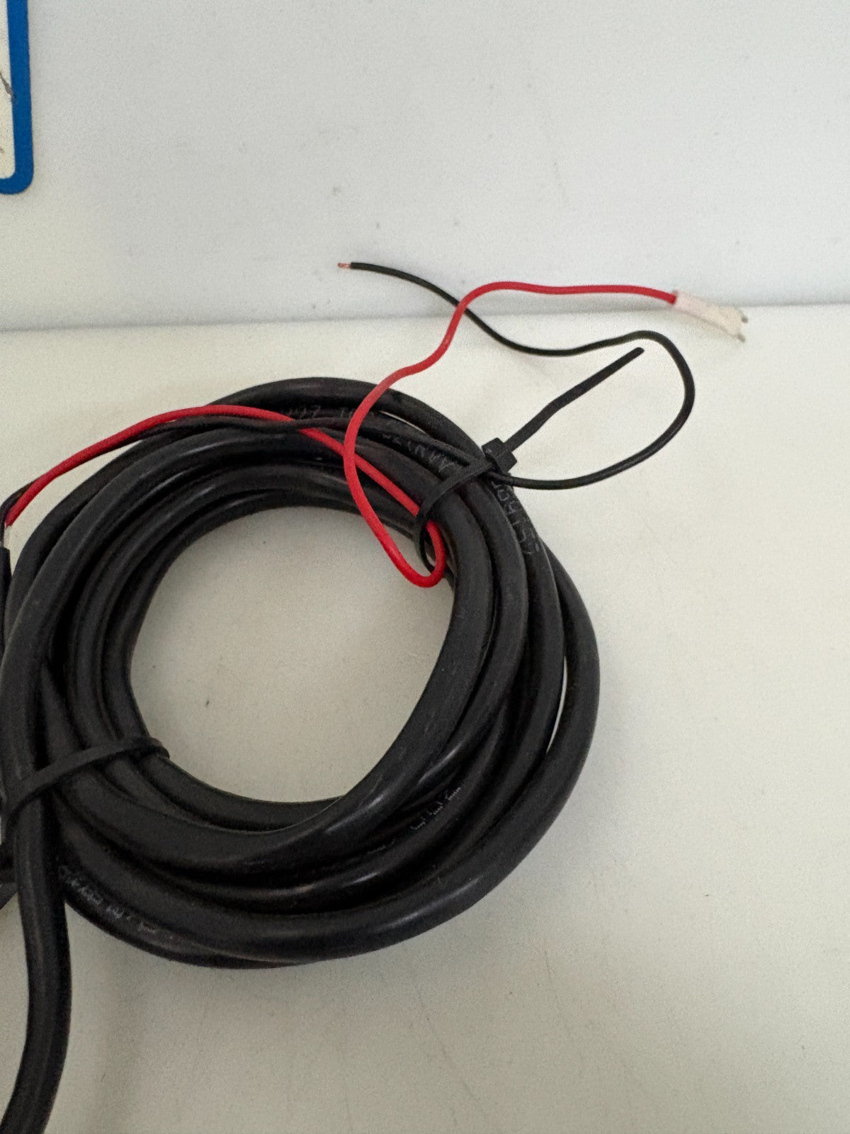 OMRON LIMIT SWITCH D4V-8108Z-N  W/CABLE3