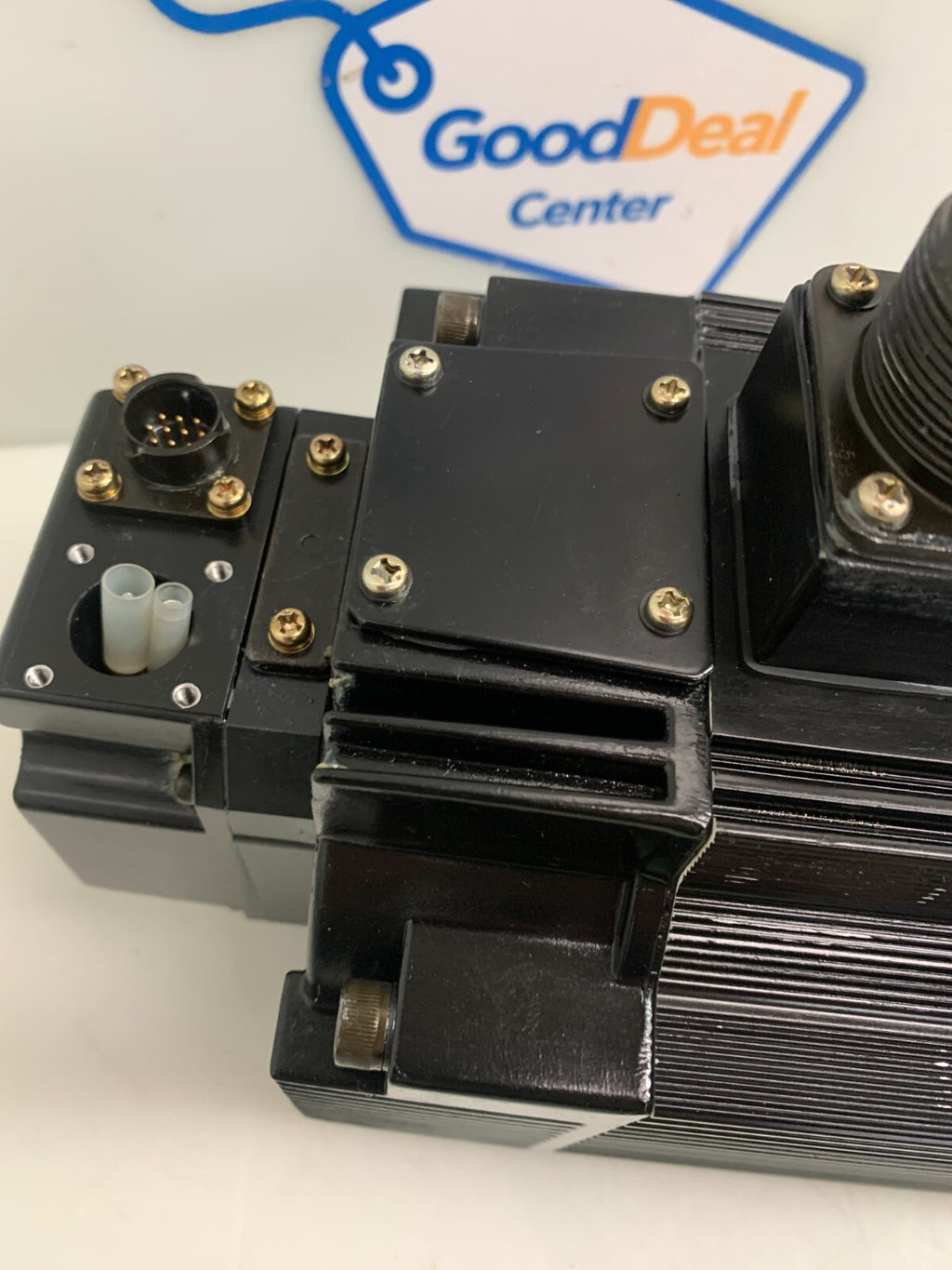 Yaskawa Electric SGMRS-13A2A-YR11 AC Servo Motor w/ encoder