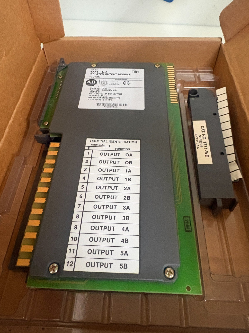 ALLEN BRADLEY ISOLATED DIGITAL OUTPUT MODULE 17710D 3