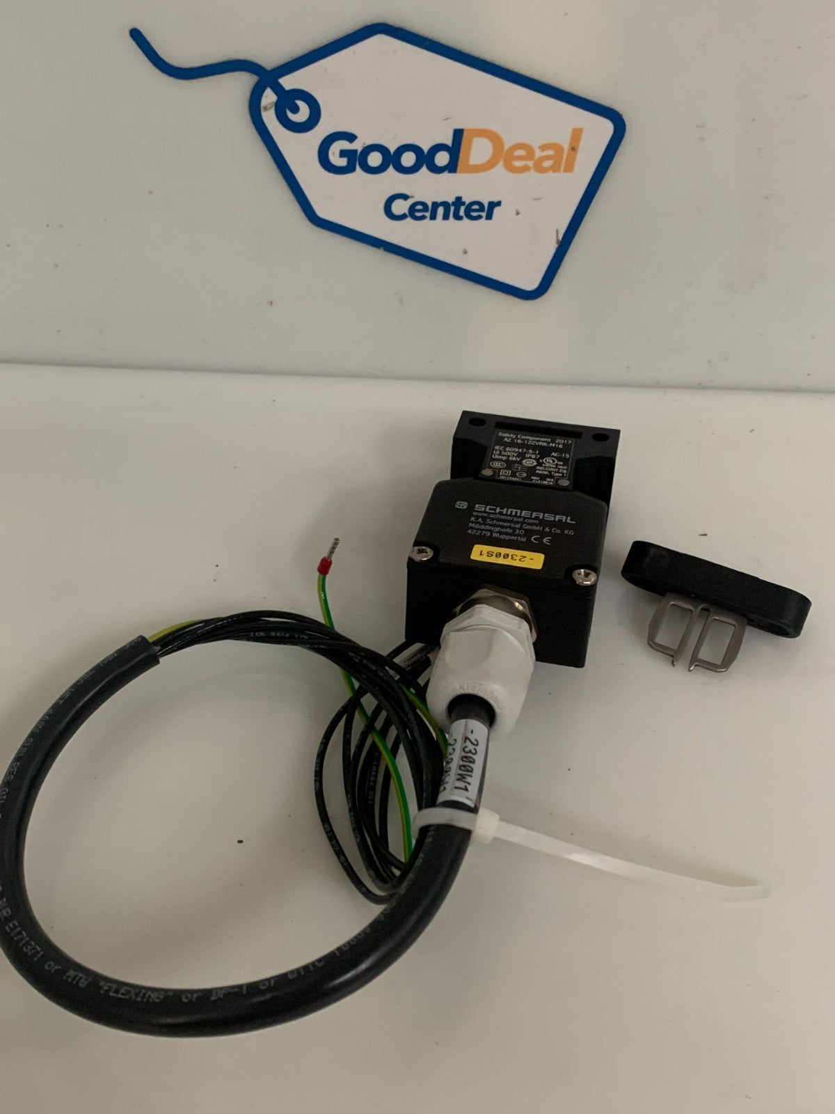 SCHMERSAL SAFETY W/CONNECTING SWITCH CABLE AZ16-122VRK-M16