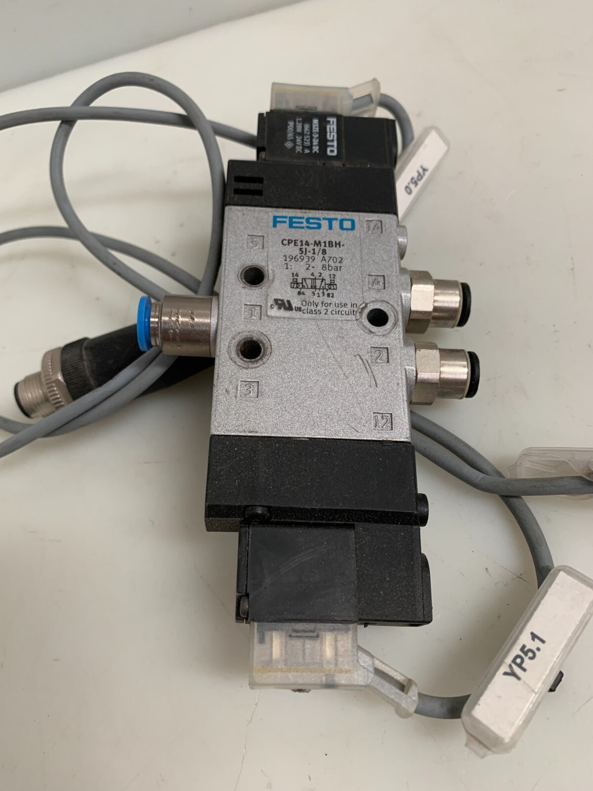FESTO DOUBLE SOLENOID VALVE 196939 CPE14-M18H-5J-1/8 W/2 SOLENOID W CABLE 662 523