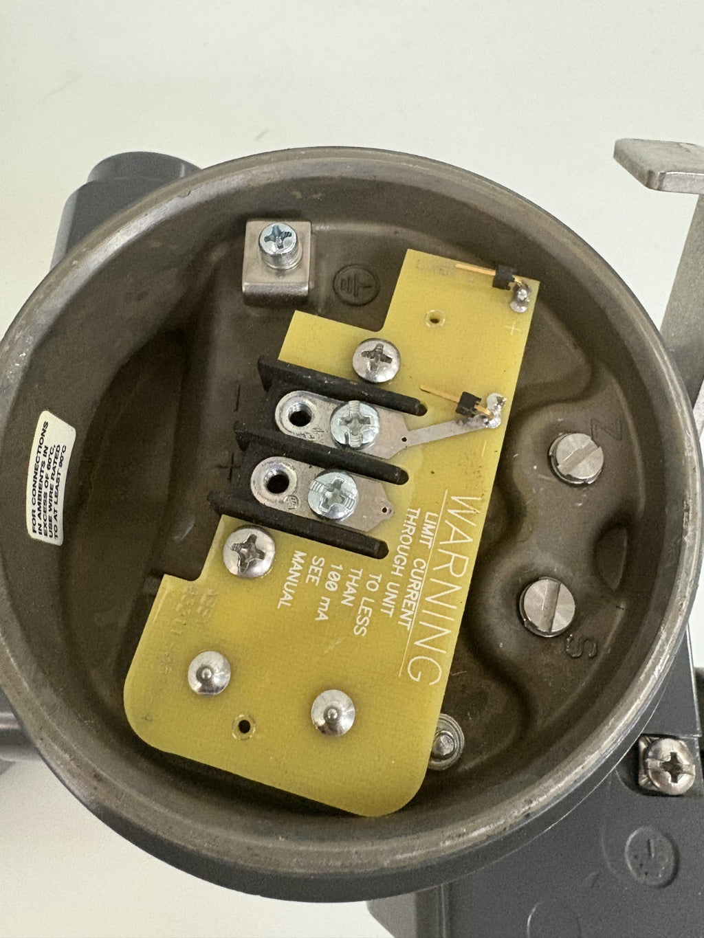 FISHER TYPE 846 CURRENT TO PRESSURE TRANSDUCER