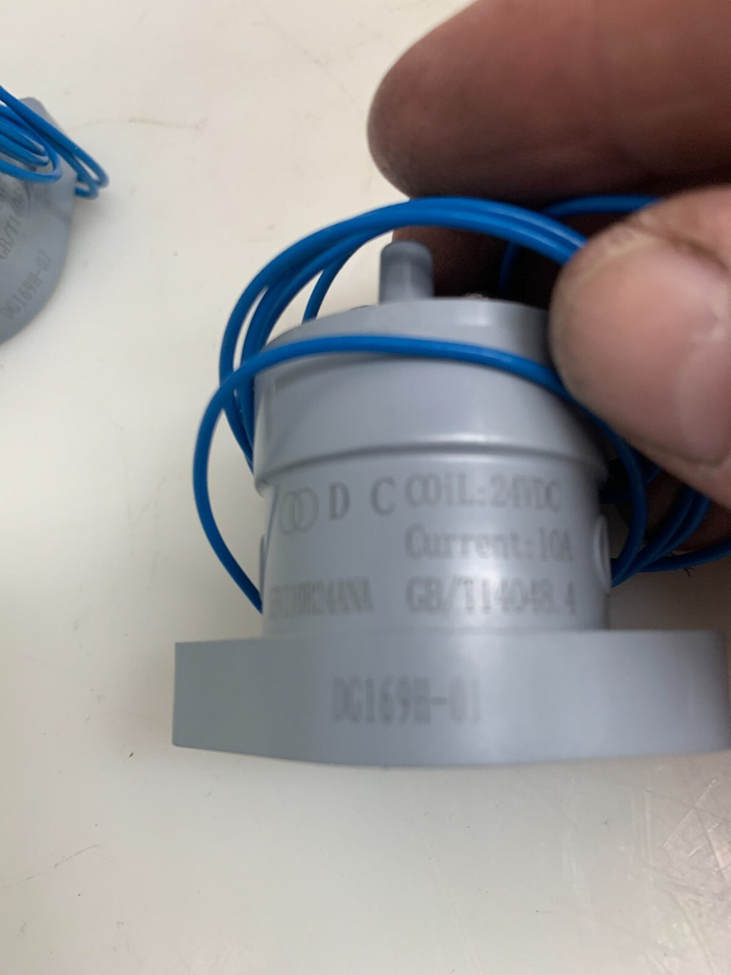 DC COIL   24VDC DG169H-02  Coil   SEVI10B24ANA  (Lot of 2)