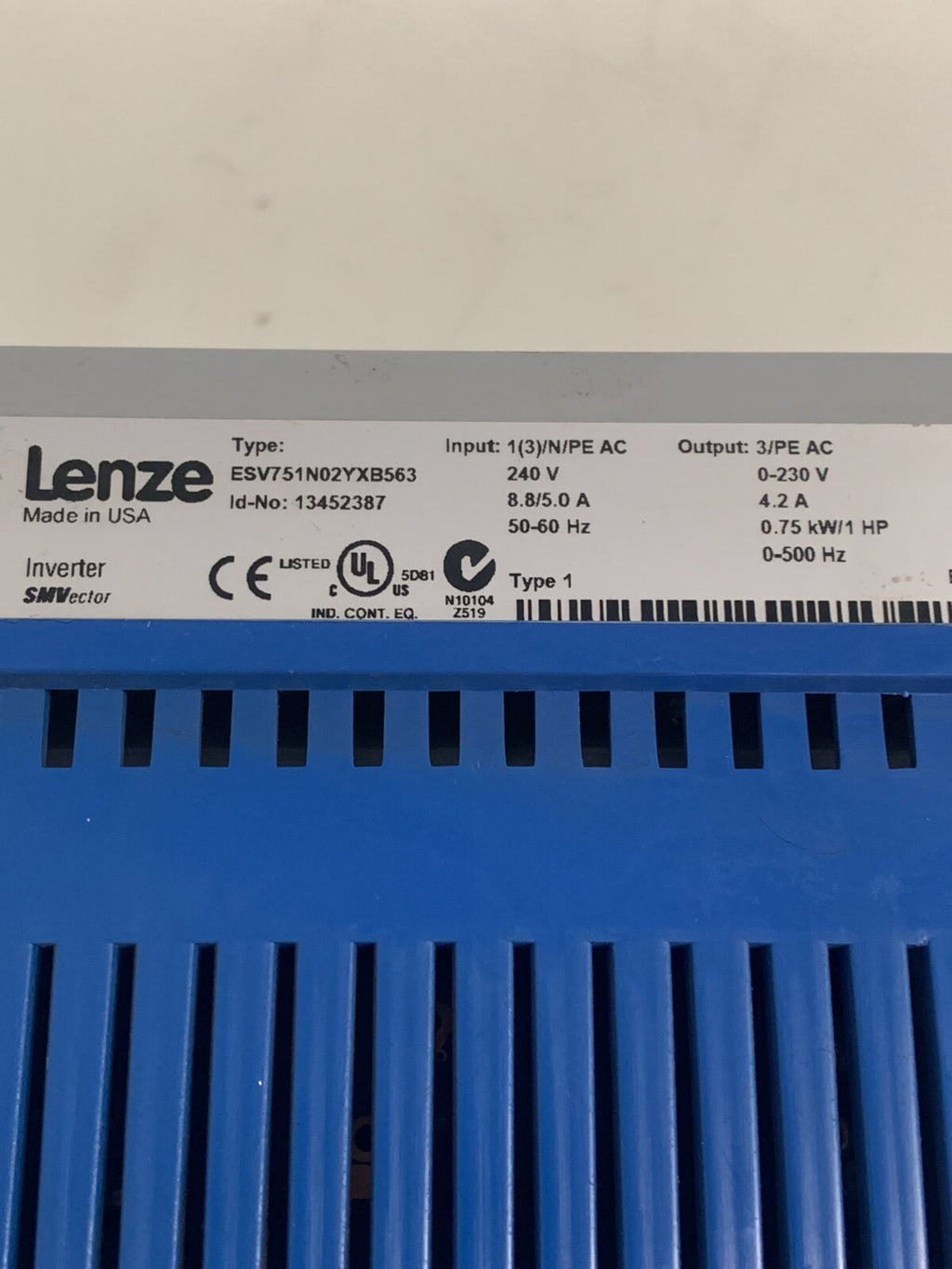 LENZE AC TECH SMVECTOR INVERTER #13452387  ESV751NO2YXB5433