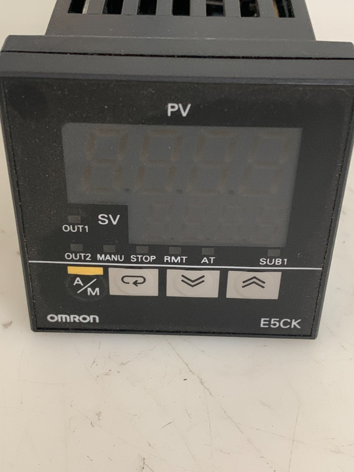 OMRON TEMPERATURE DIGITAL CONTROLLER E5CK-AA1