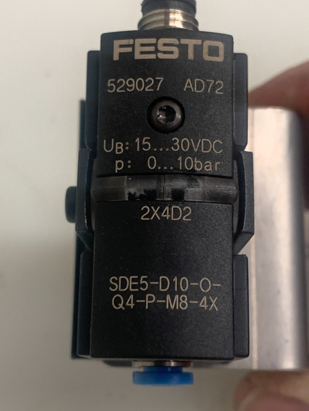 FESTO  SDE5-D10-O-Q4-P-M8-4X Pressure Sensor  5290272