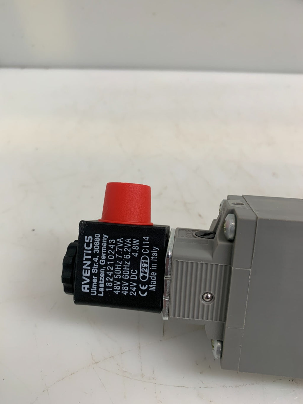 BOSCH / AVENTICS  0820035011 Solenoid Valve  w/2x 18242102433