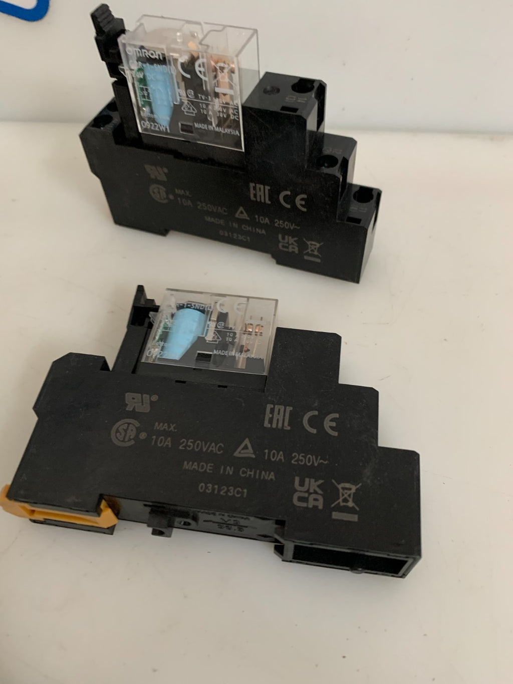LOT OF 7 OMRON RELAY W/BASE GZR-1 SND