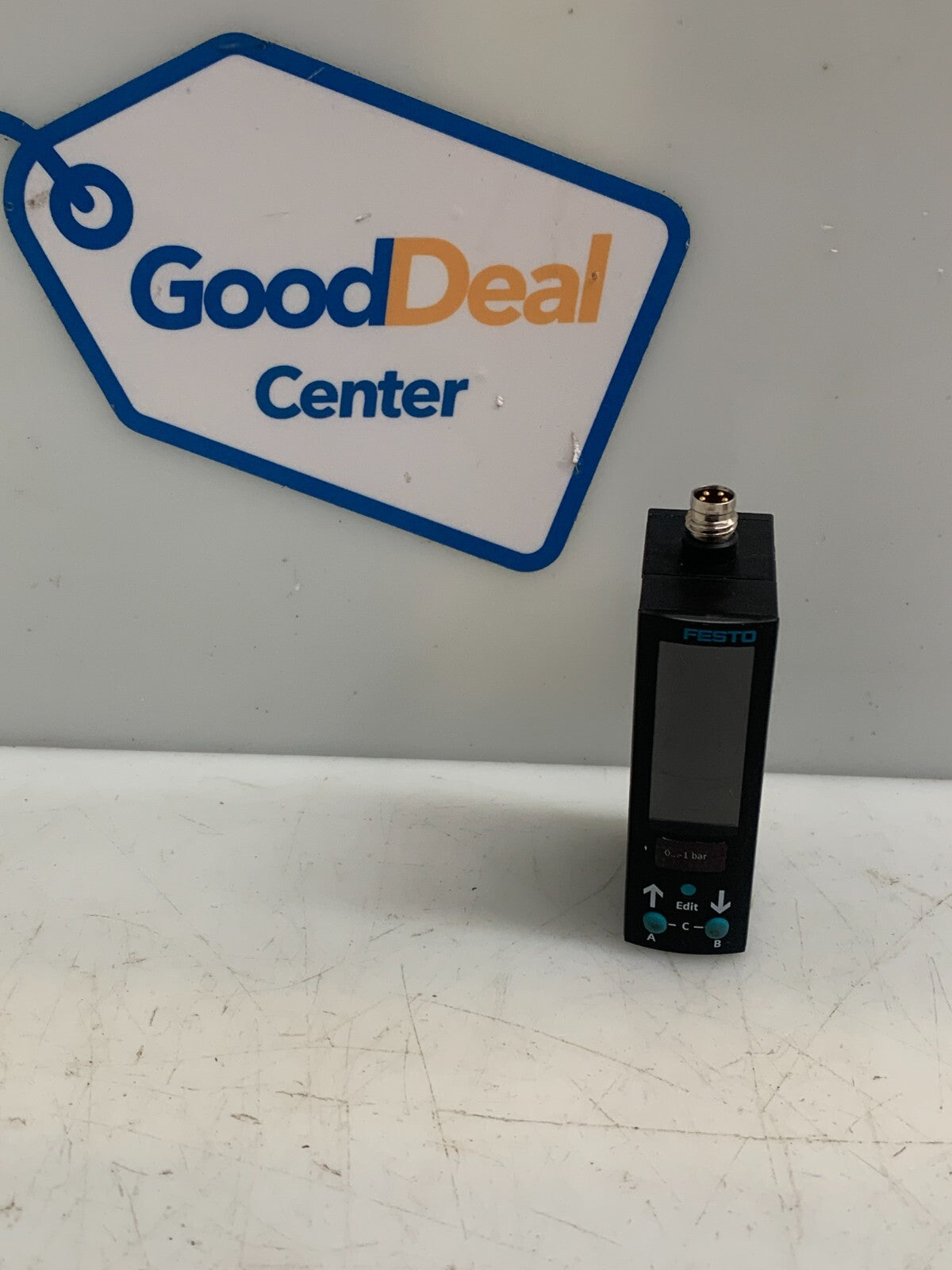 FESTO   SDE3-V1Z-B-WQ4-2P-M8   Pressure Sensor   539679