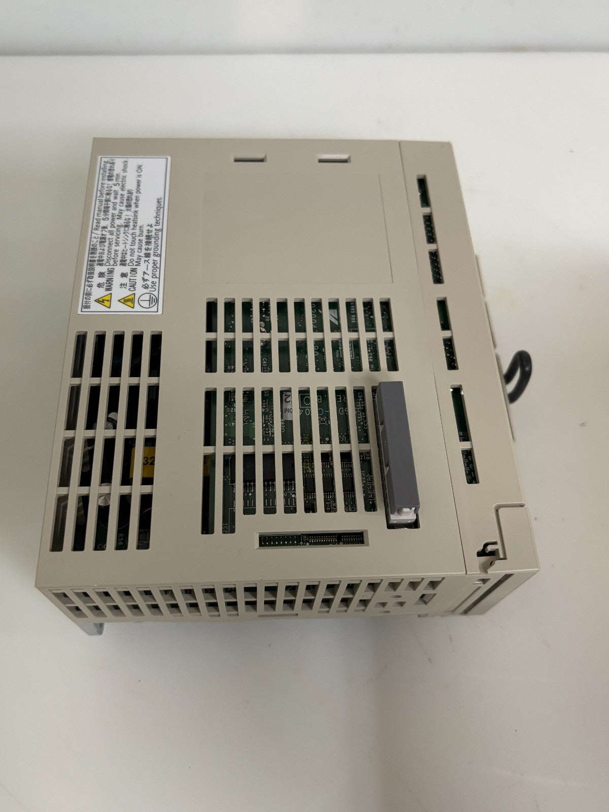 OMRON SERVODRIVE SGDH-04AE-0Y