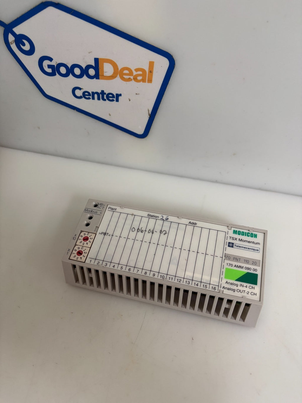 SCHNEIDER MODICON TSX MOMENTUM ANALOG IN-4 CH OUT-2 CH 170 AMM 090 000