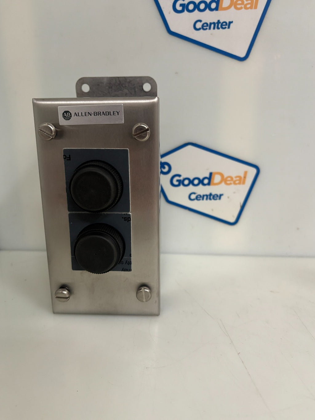 ALLEN BRADLEY S STEEL TYPE 4 PUSH BUTTON BOOTED ENCLOSURE 800R-2HX4T0