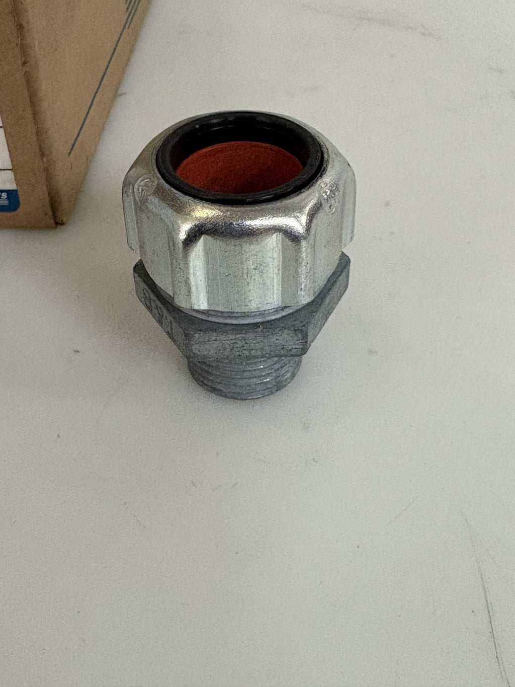 LOT OF 18 THOMAS & BETTS 1/2 STRAIN RELIEF STRAIGHT CORD CONNECTOR #25251