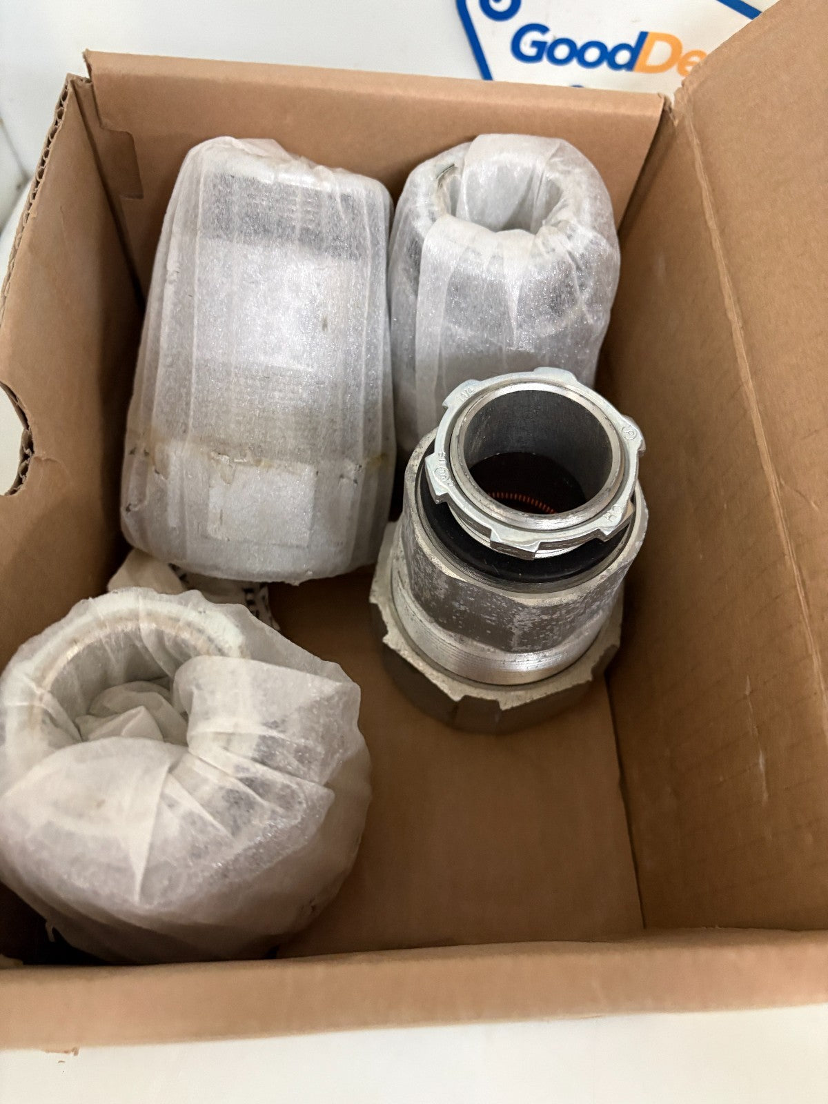 LOT OF 4 COOPER CROUSE HINDS 1 1/4 JACKETED ARMOURED CABLE FITTING TECK125-10S4