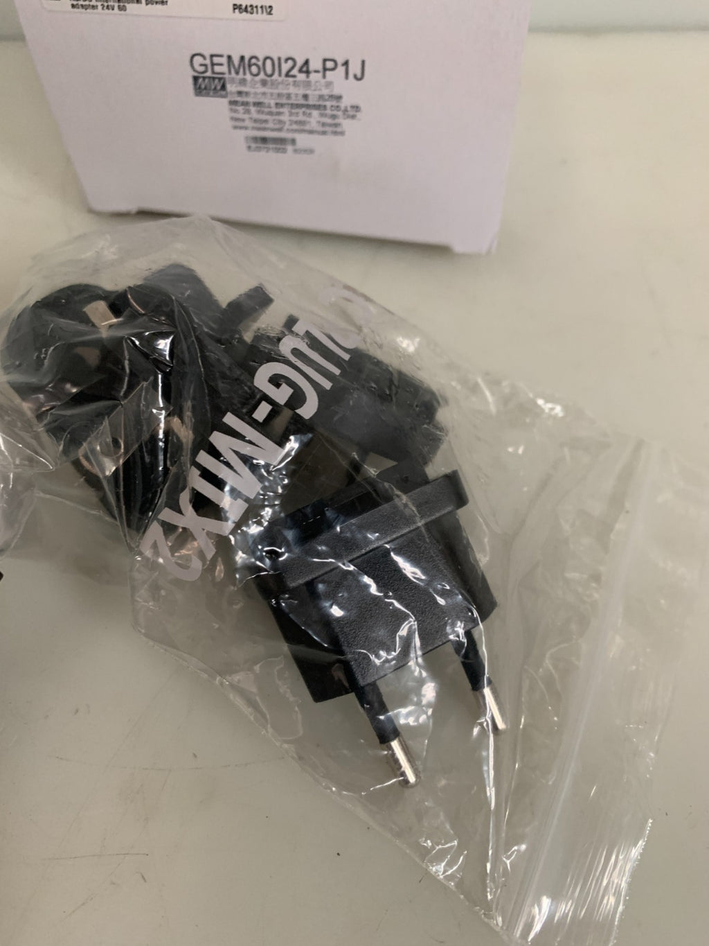 LOT OF 2 MEAN WELL POWER SUPPLY GEM60I24-P1J