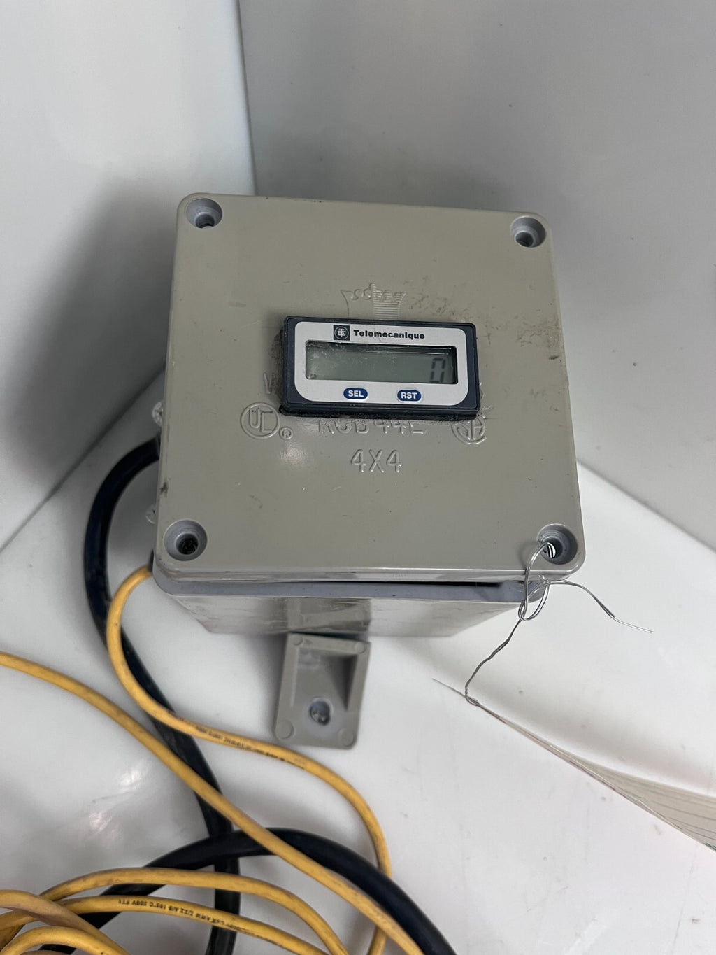 SCHNEIDER ELECTRIC  87610250  Timer/Counter