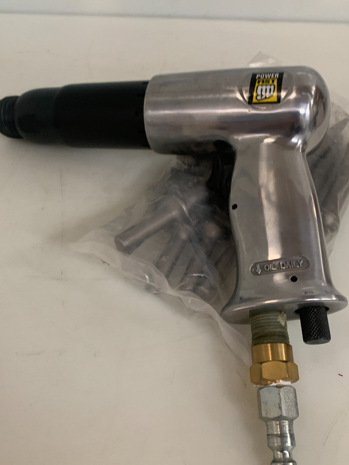 POWER FIST LONG BARREL PNEUMATIC CHISELS W/8 TOOLS4