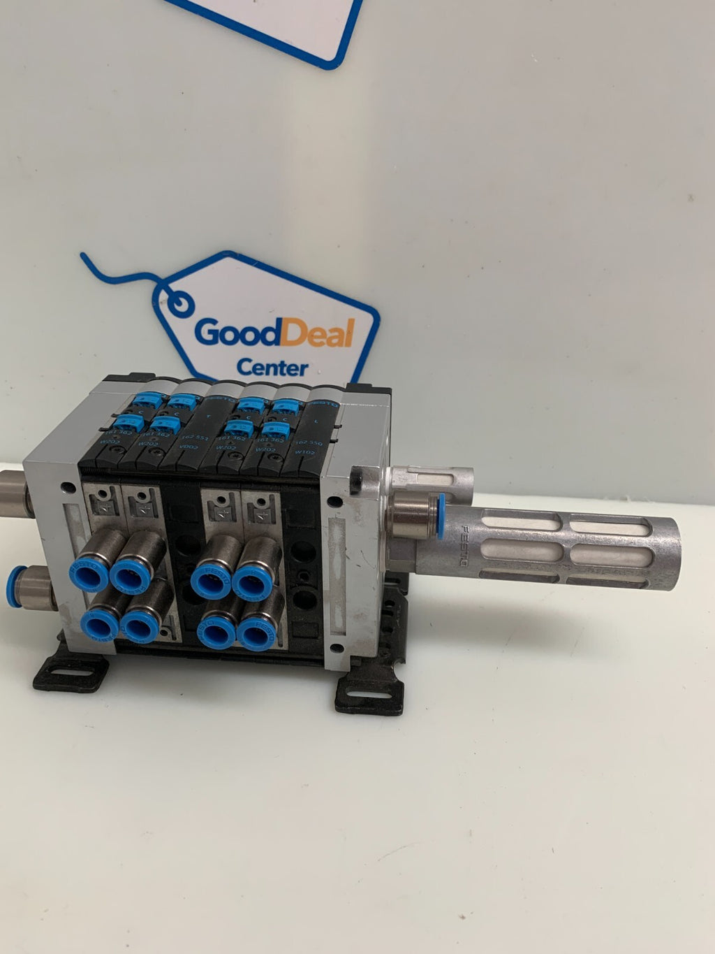 FESTO  Manifold Unit   (Details are in the description)0