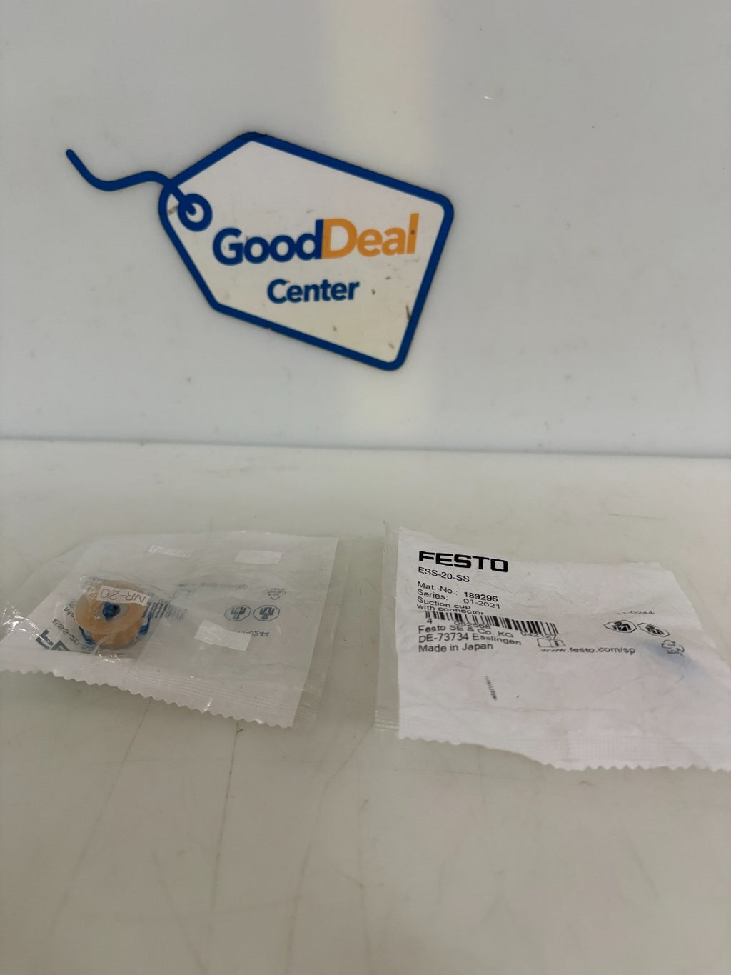LOT OF 2 FESTO SUCTION CUP W/CONNECTOR ESS-20-SS 1892960