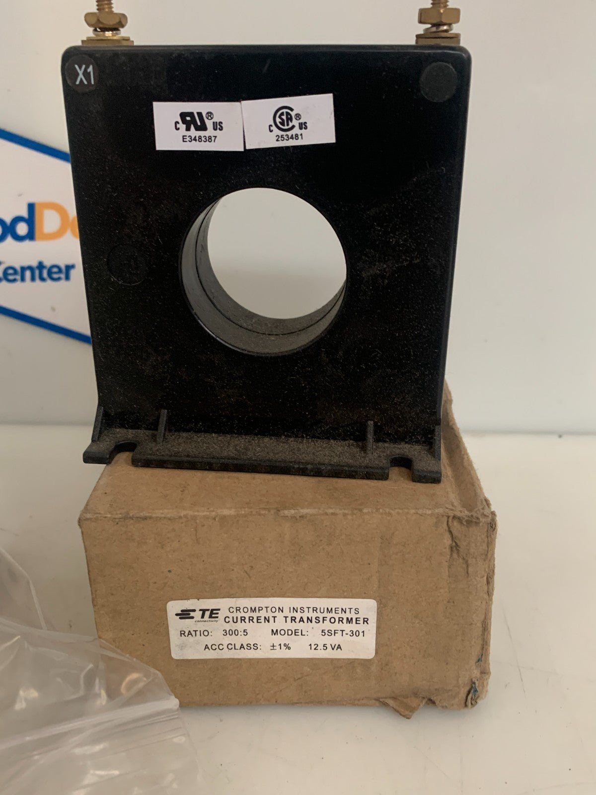 LOT OF 3 CROMPTON INSTRUMENTS CURRENT TRANSFORMER RATIO 300:5A