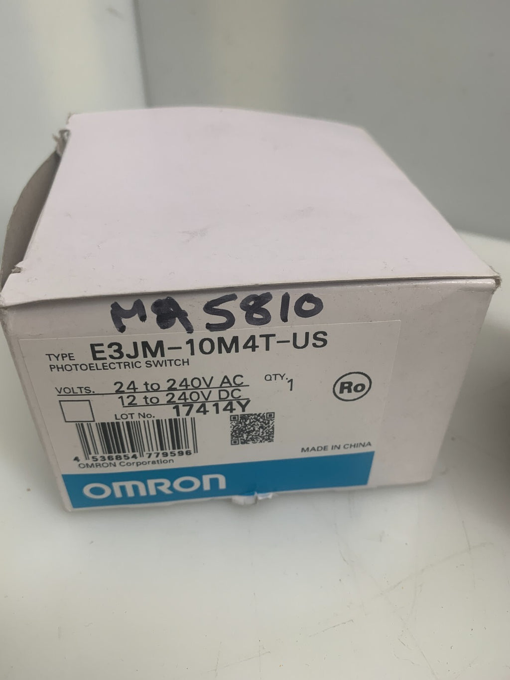 OMRON  Photoelectric Switch   E3JM-10M4T-US