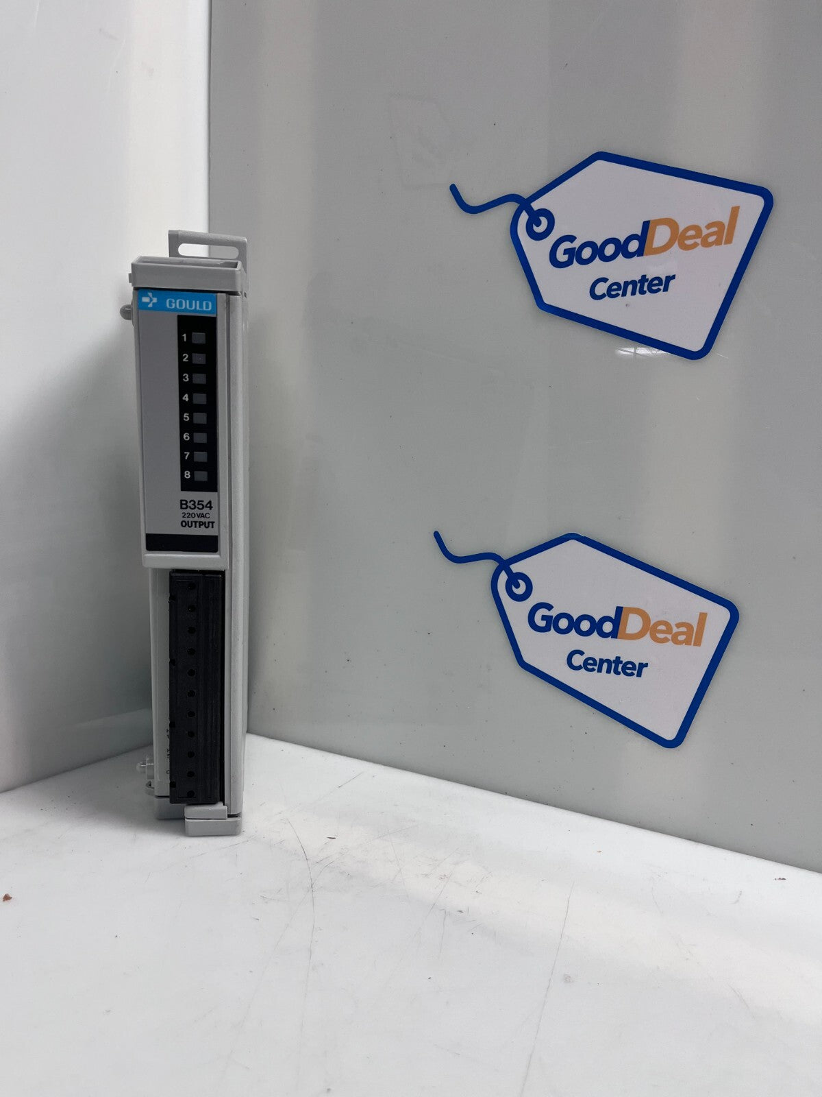 Modicon / Gould AS-B354-001 Output Module 220V0