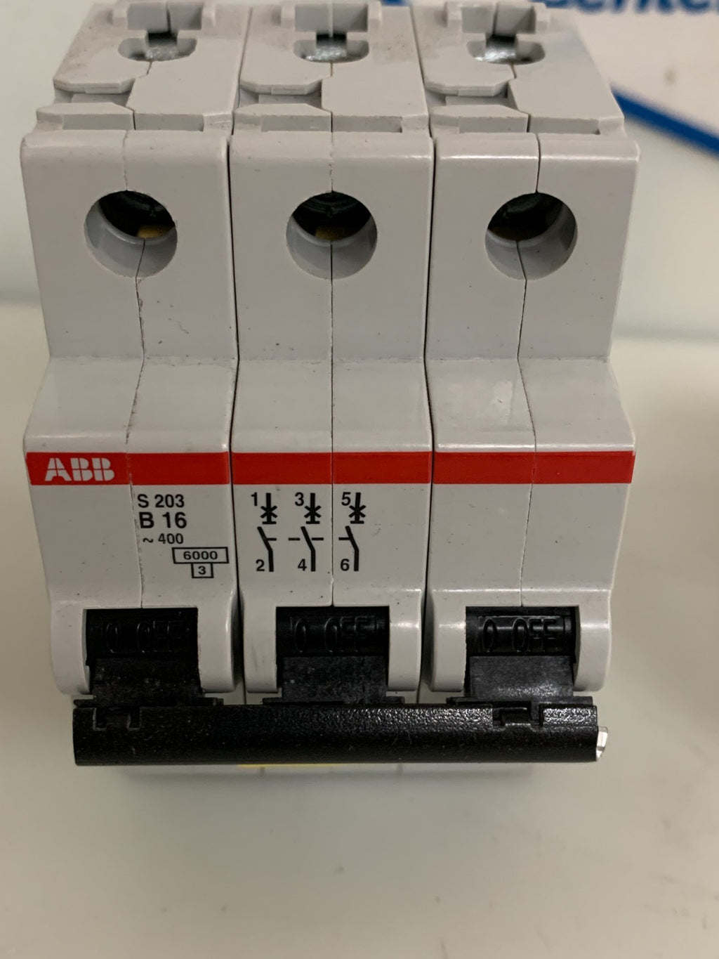 LOT OF 2  ABB CIRCUIT BREAKER S203-B16