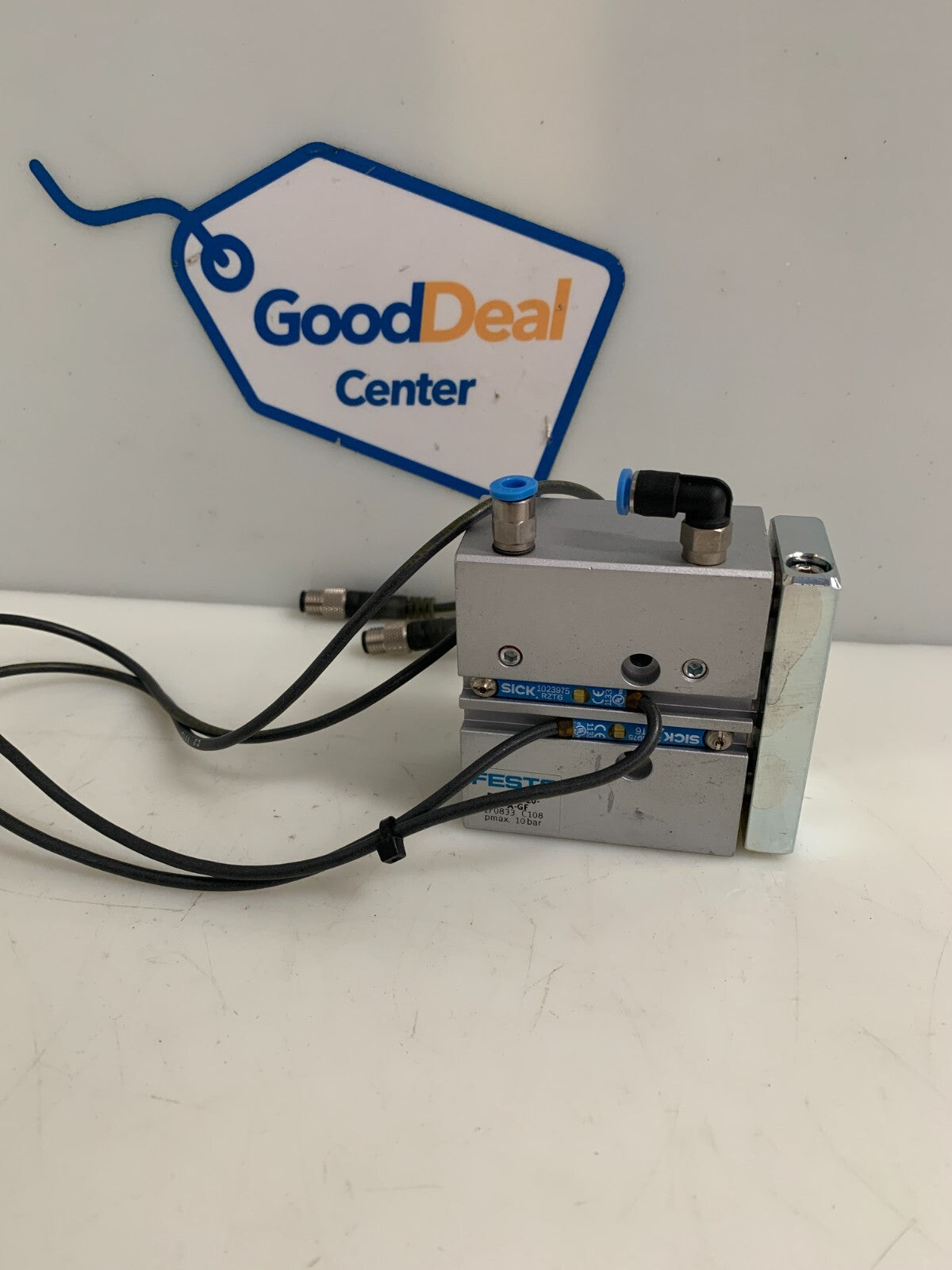 FESTO GUIDED ACTUATOR 170833  DFM-16-20-P-A-GF W/2 SICK 1023975 RZT6