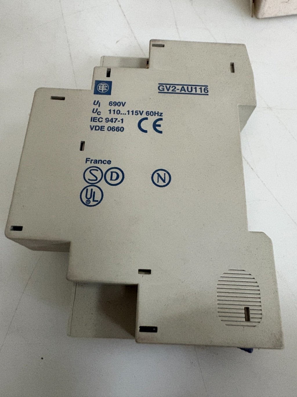 LOT OF 4 TELEMECANIQUE VOLTAGE TRIPS MODULE GV2 AU1161