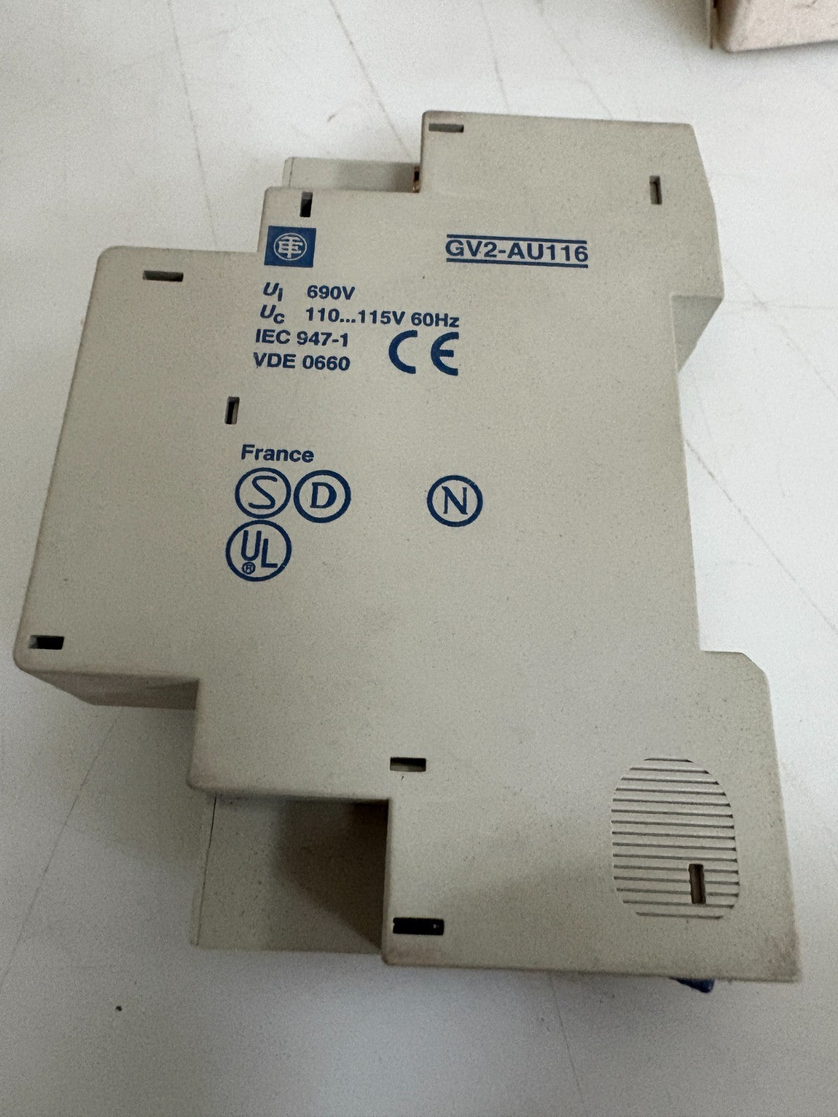 LOT OF 4 TELEMECANIQUE VOLTAGE TRIPS MODULE GV2 AU1161