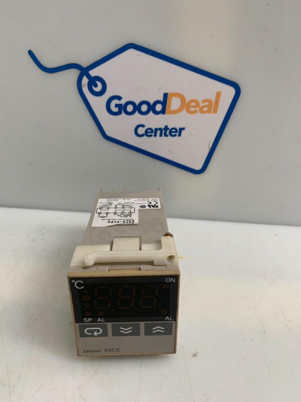 OMRON E5CS-R1PX Digital Temperature Controller