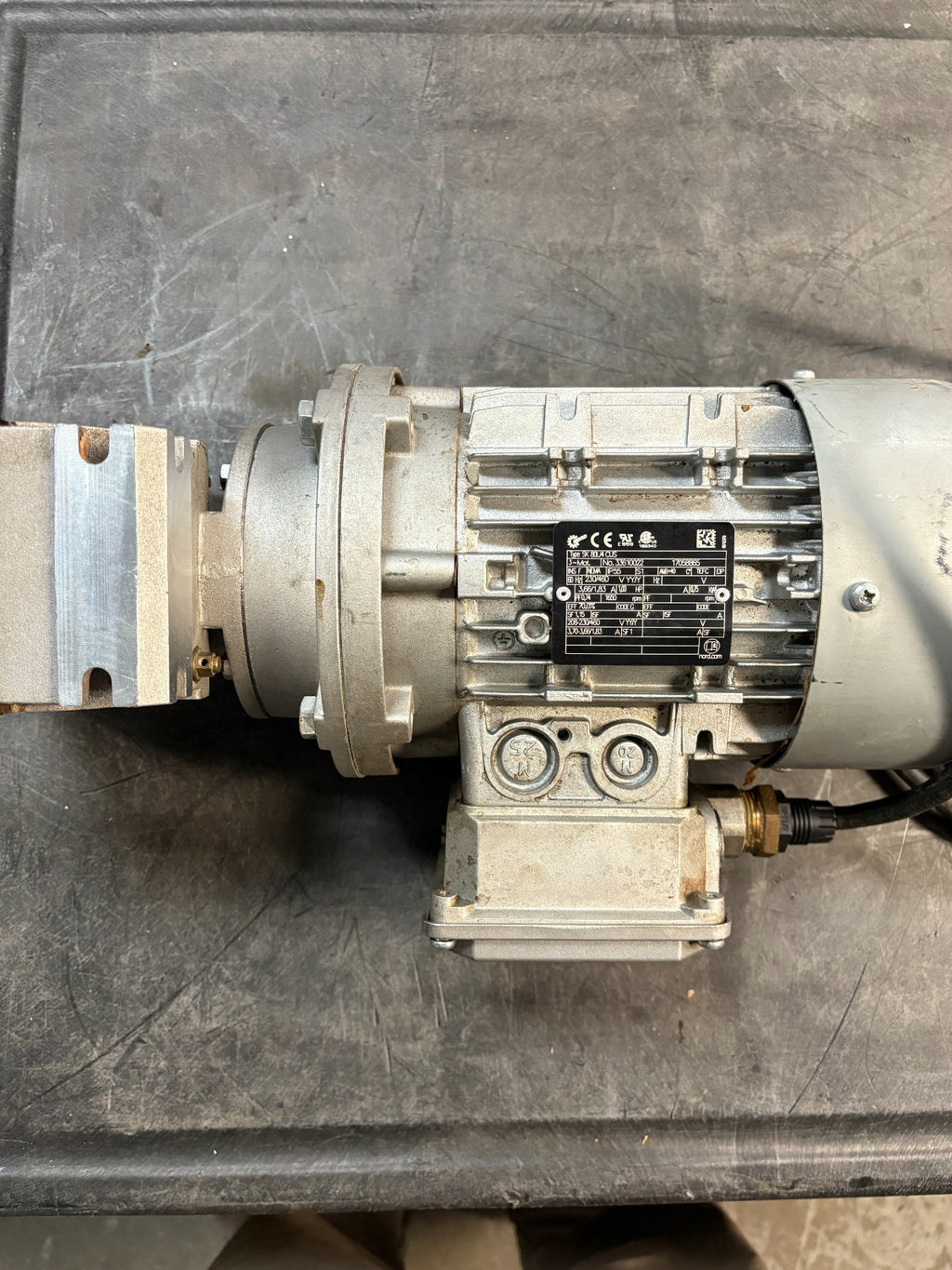 NORD 1HP MOTOR DRIVE SYSTEMS SK 80L/4 CUS W/ GEAR BOX SK 1SI50-N56C-80L/4 CUS